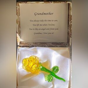 NEW MESSENGERS PAISLEY COLLECTION GRANDMOTHER YELLOW KEEPSAKE GLASS ROSE IN BOX